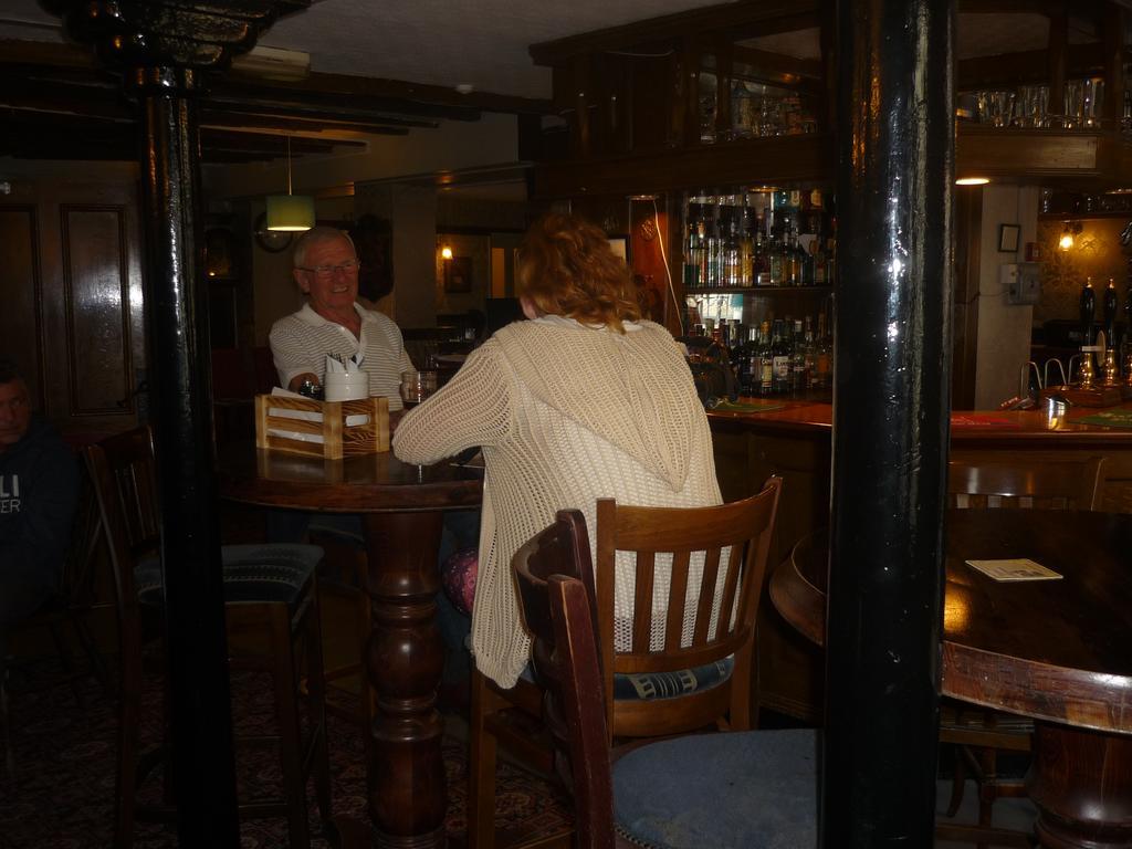 Hotel The Darnley Arms à Gravesend Extérieur photo